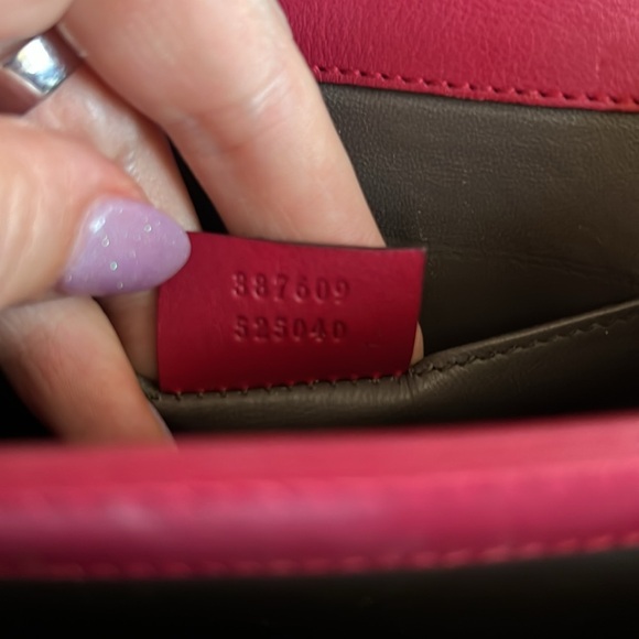 Gucci Inter-locking G Patent Leather Chain Bag - Picture 11 of 11